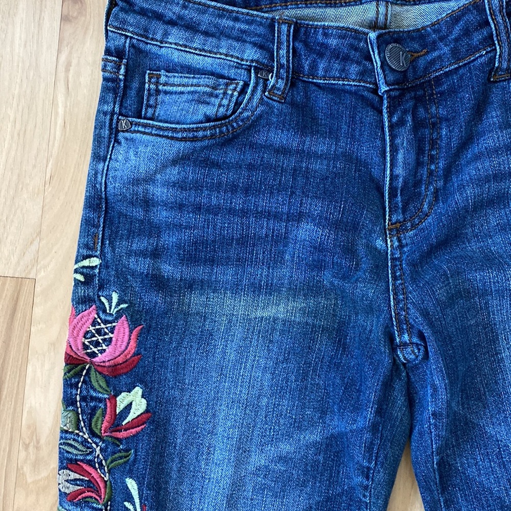 Kut from the Kloth Reese ankle straight embroidered jeans size 2 EUC - Picture 6 of 8